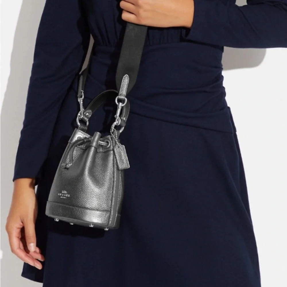 NWT COACH DEMPSEY DRAWSTRING BUCKET BAG 15 IN SILVER/METALLIC GUNMETAL CROSSBODY